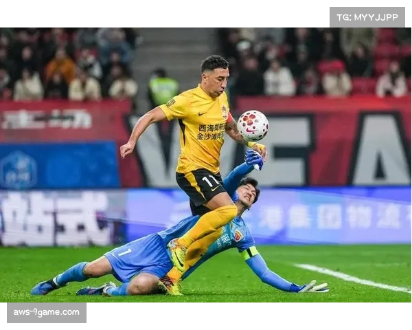 青岛西海岸宋浩宇丢失19次球权 右路防守成为对手重点突破口 青岛西海岸宋浩宇丢失19次球权 右路防守成为对手重点突破口
